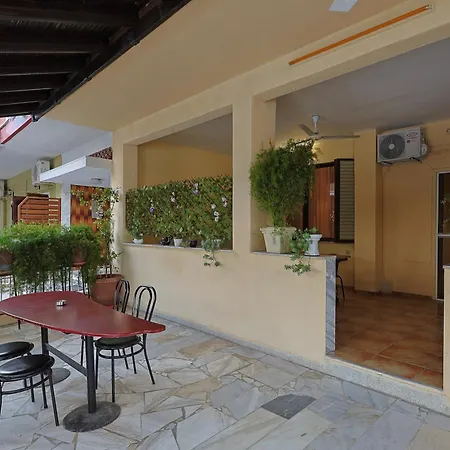 Comfort House דירה Paralía